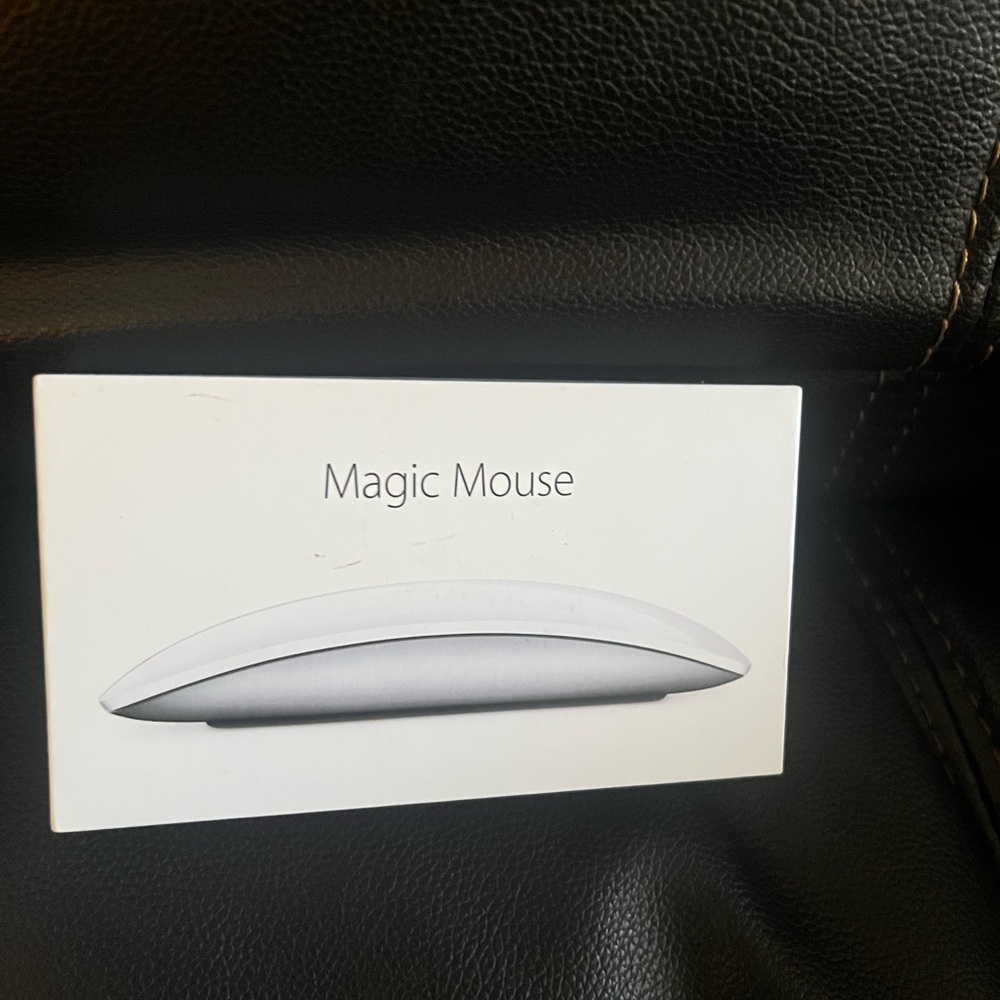 Apple Magic Mouse in Sleek White